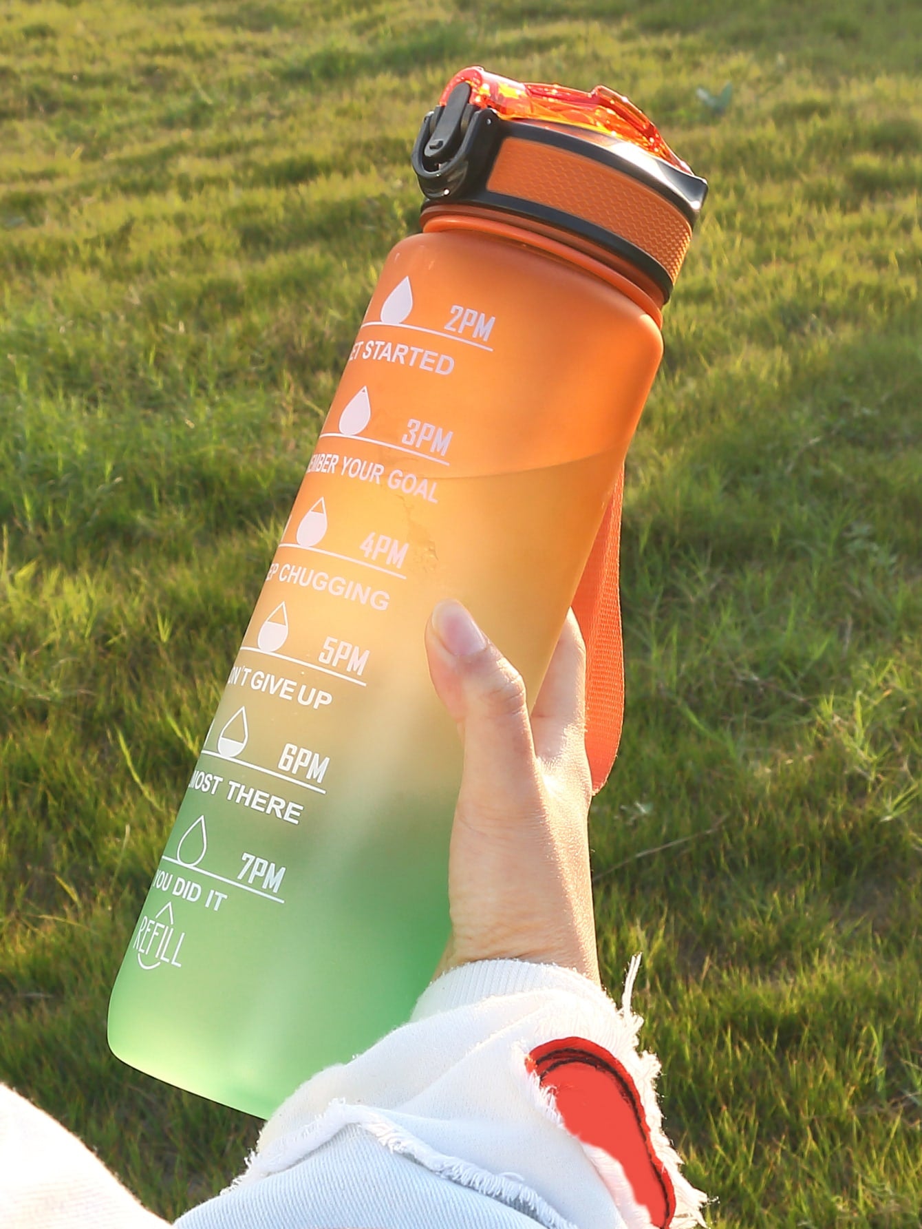 1pc Water Bottle, Modern Plastic Portable Drinking Bottle For Outdoor - Daily Water Intake Print