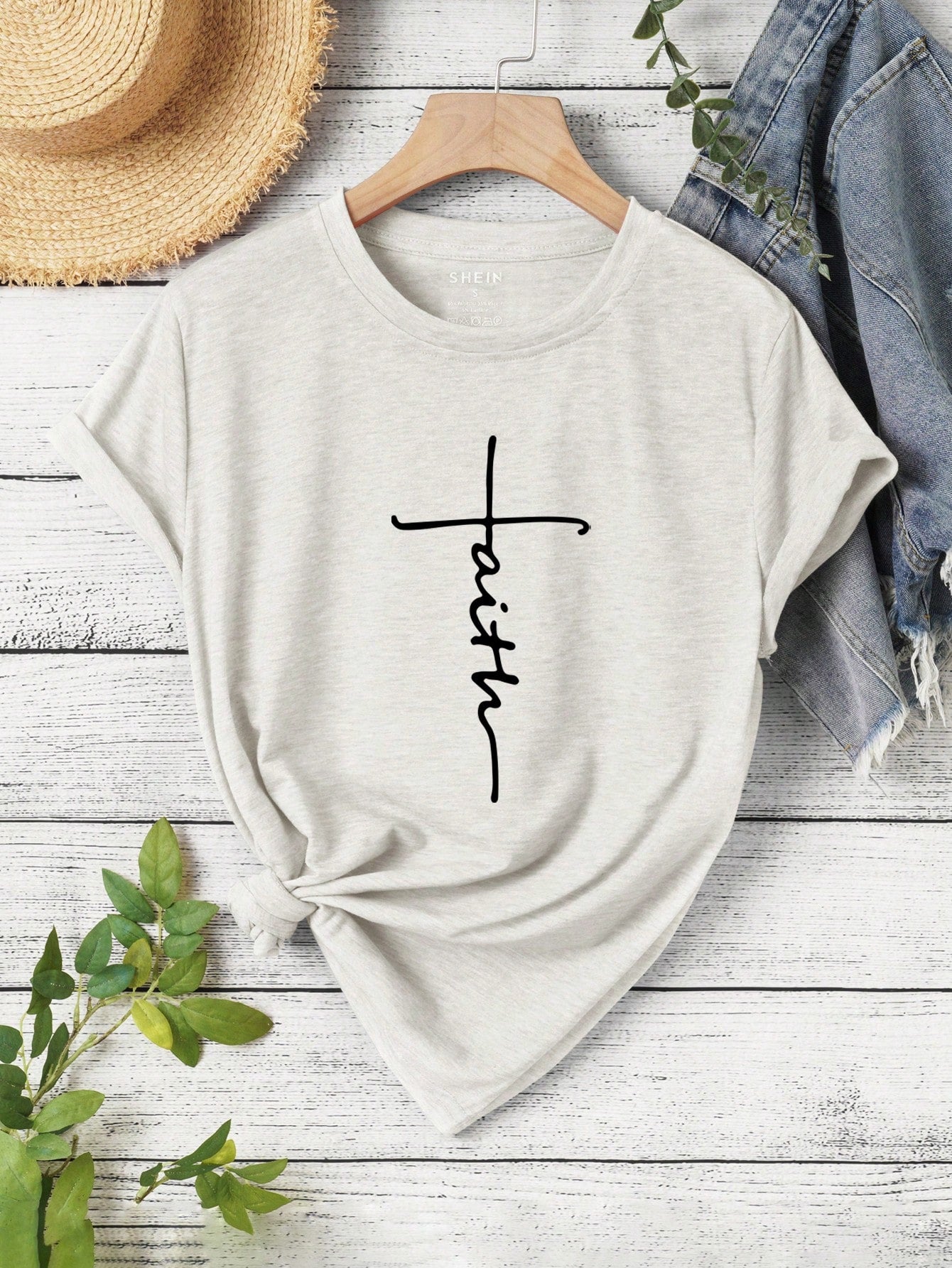 LUNE Letter Graphic Tee