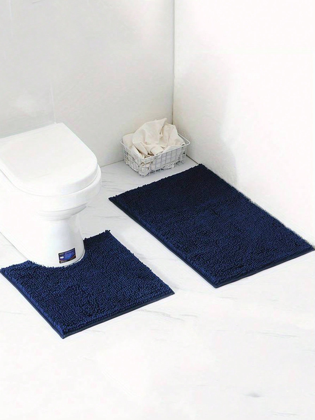 Soft and Absorbent Chenille Bath Mat