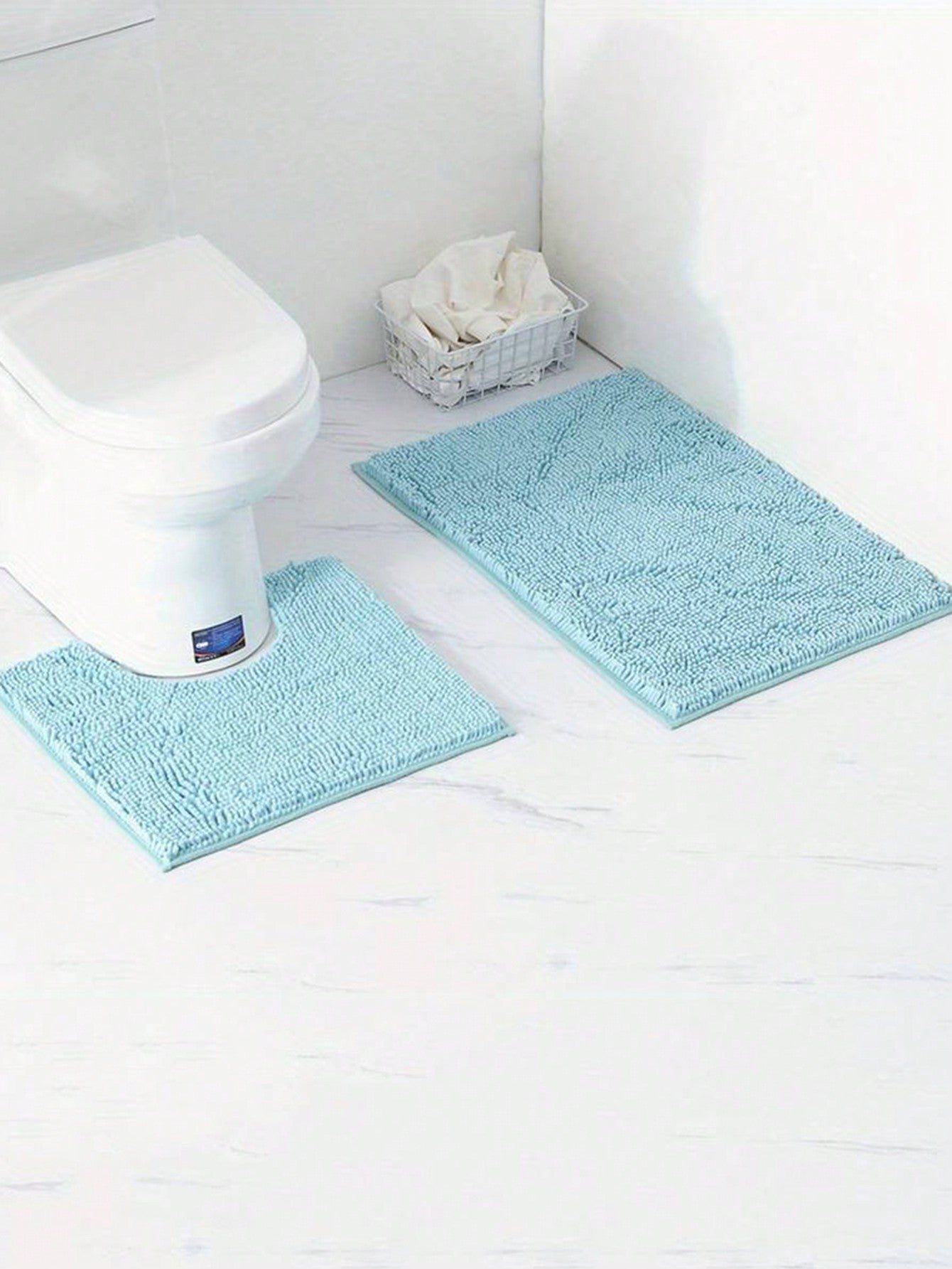 Soft and Absorbent Chenille Bath Mat